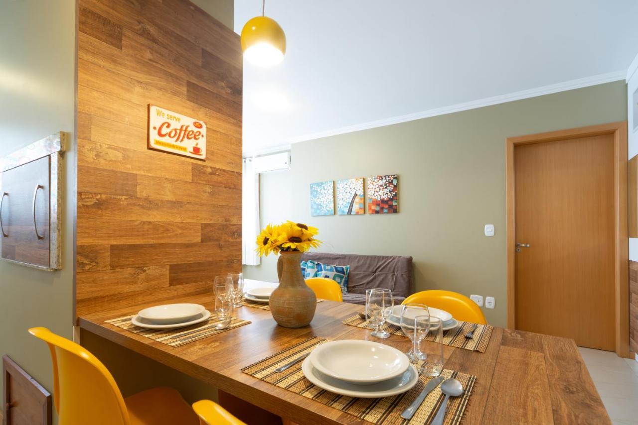 Gramado Solar Real - 2 Apts De 2 Quartos No Mesmo Predio, Cada Um Comporta Ate 7 Pessoas - Ideal Para Grupos - Central - Ideal Para Andar A Pe, Nesta Plataforma Desde Janeiro De 2016, Oferecemos Credibilidade - Seu Pet E Bem-Vindo - Garagem Coberta Exterior photo